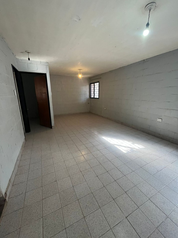 CASA DE DOS DORMITORIOS EN BARRIO 188 VIVIENDAS EN VILLA CARMELA
