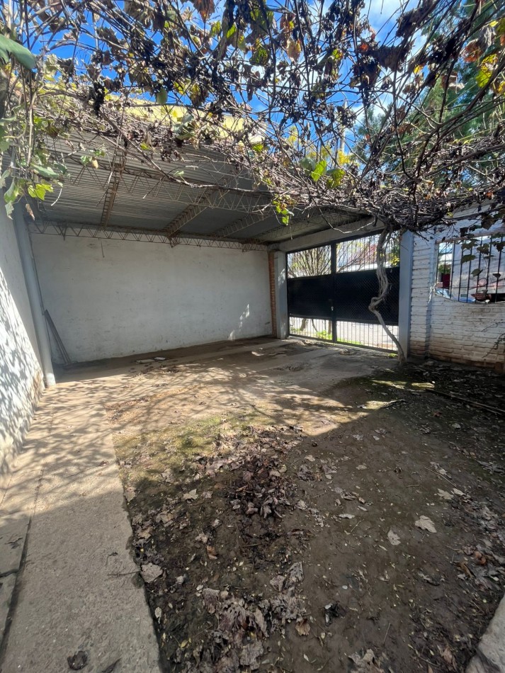 CASA DE DOS DORMITORIOS EN BARRIO 188 VIVIENDAS EN VILLA CARMELA
