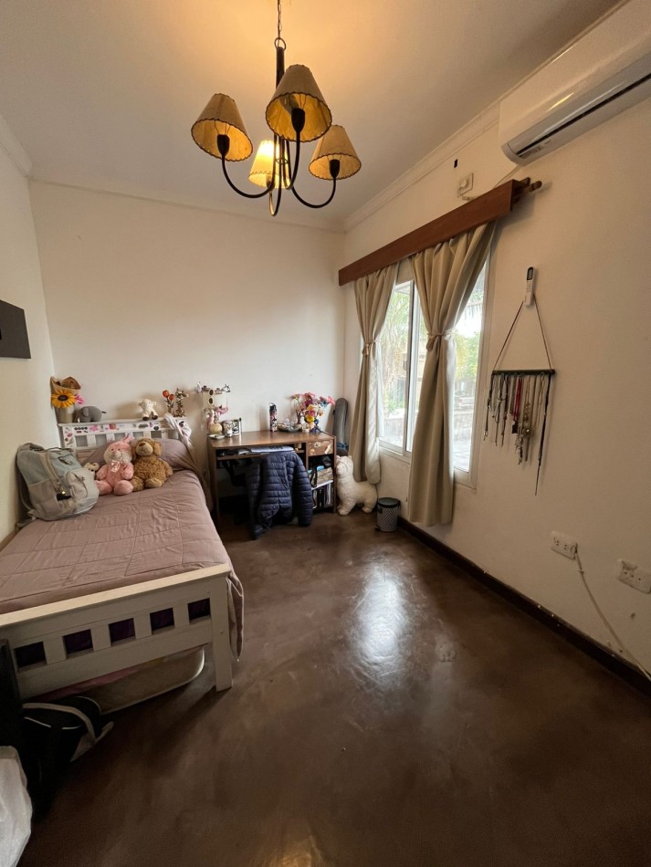 IMPONENTE CASA ESQUINA EN BARRIO CERRADO LA CAÑADITA