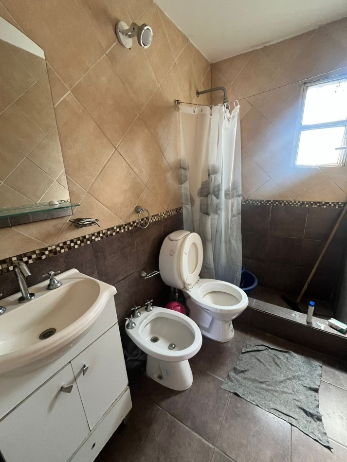 DUPLEX DE TRES DORMITORIOS EN BARRIO CERRADO EN GODOY CRUZ AL 300 CON COCHERAS Y PILETA APTO CREDITO HIPOTECARIO