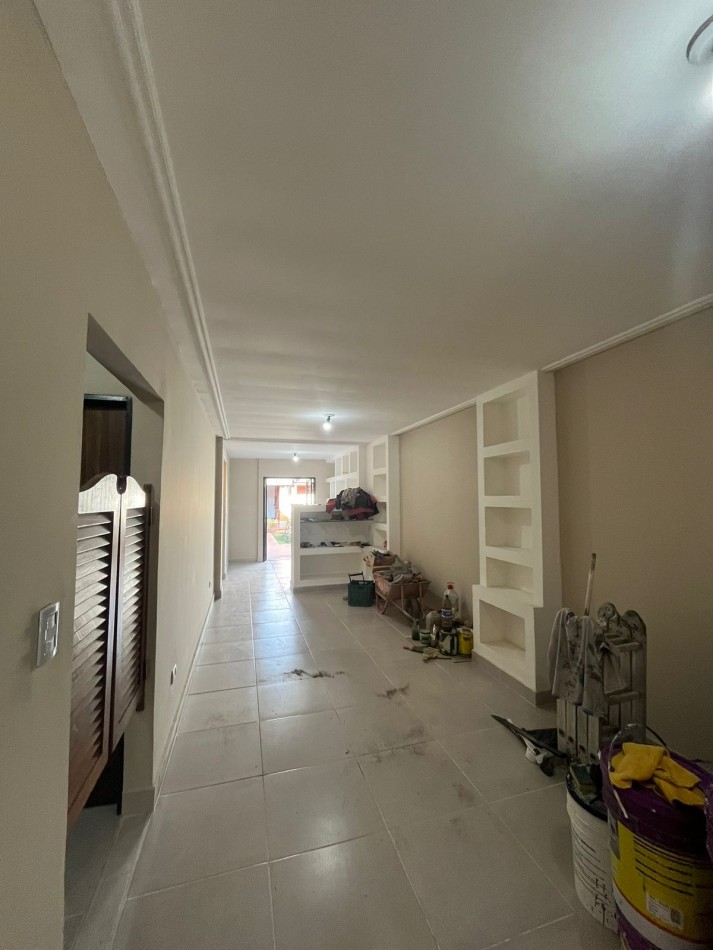 CASA REMODELADA A NUEVO APTA CREDITO HIPOTECARIO EN GODOY CRUZ 391 DE TRES DORMITORIOS CON PILETA Y COCHERA