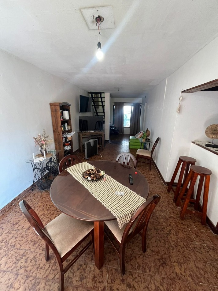 CASA EN BARRIO KENEDY APTA CREDITO CON PILETA Y QUINCHO