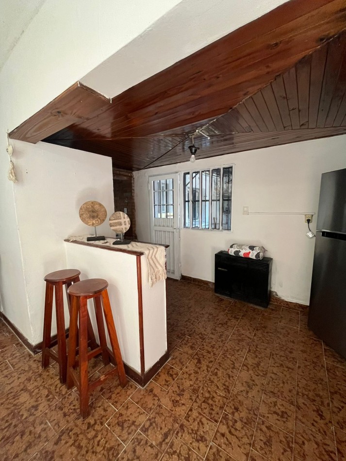 CASA EN BARRIO KENEDY APTA CREDITO CON PILETA Y QUINCHO