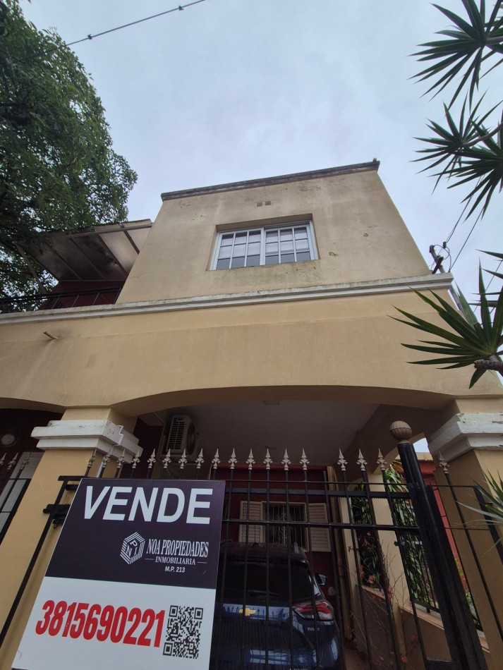 HERMOSA CASA APTA CREDITO EN BARRIO AGRIMENSOR SANTIAGO AL 4500 APTA CREDITO 