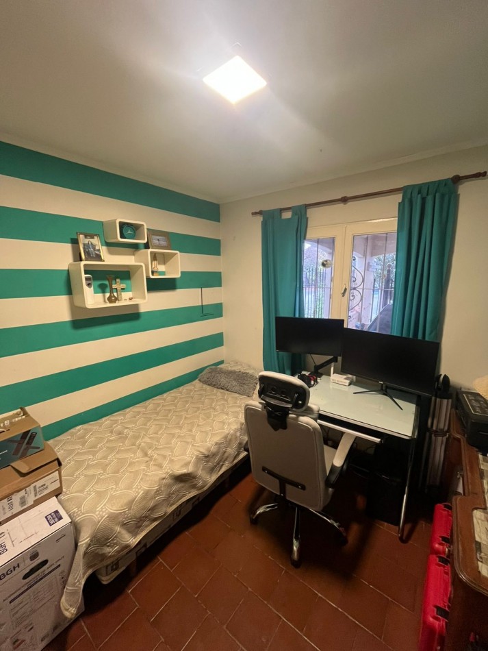 HERMOSA CASA APTA CREDITO EN BARRIO AGRIMENSOR SANTIAGO AL 4500 APTA CREDITO 