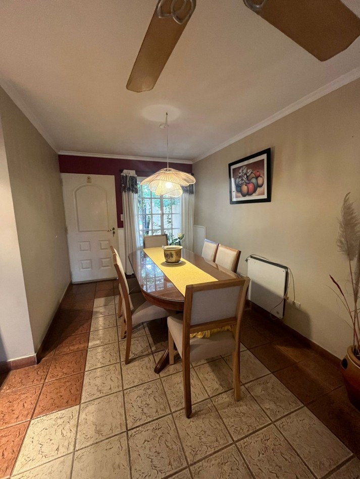HERMOSA CASA APTA CREDITO EN BARRIO AGRIMENSOR SANTIAGO AL 4500 APTA CREDITO 
