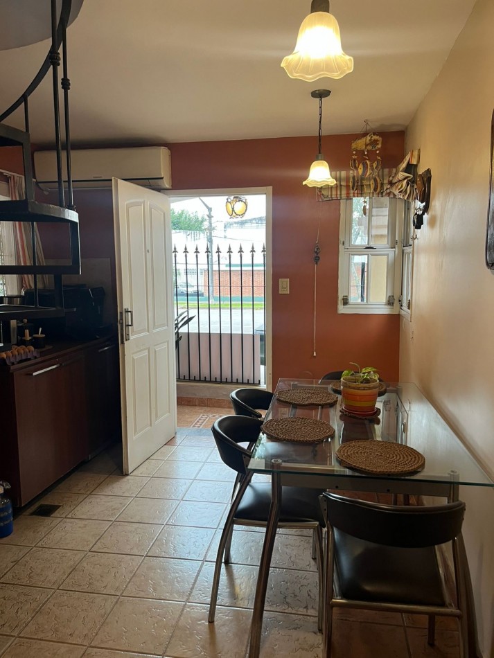 HERMOSA CASA APTA CREDITO EN BARRIO AGRIMENSOR SANTIAGO AL 4500 APTA CREDITO 