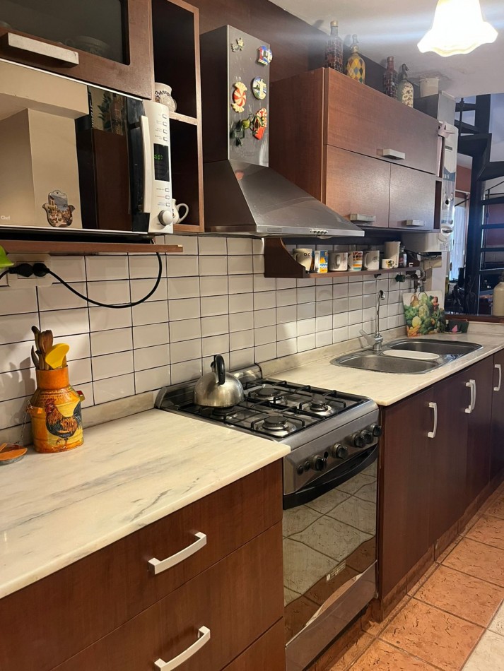 HERMOSA CASA APTA CREDITO EN BARRIO AGRIMENSOR SANTIAGO AL 4500 APTA CREDITO 