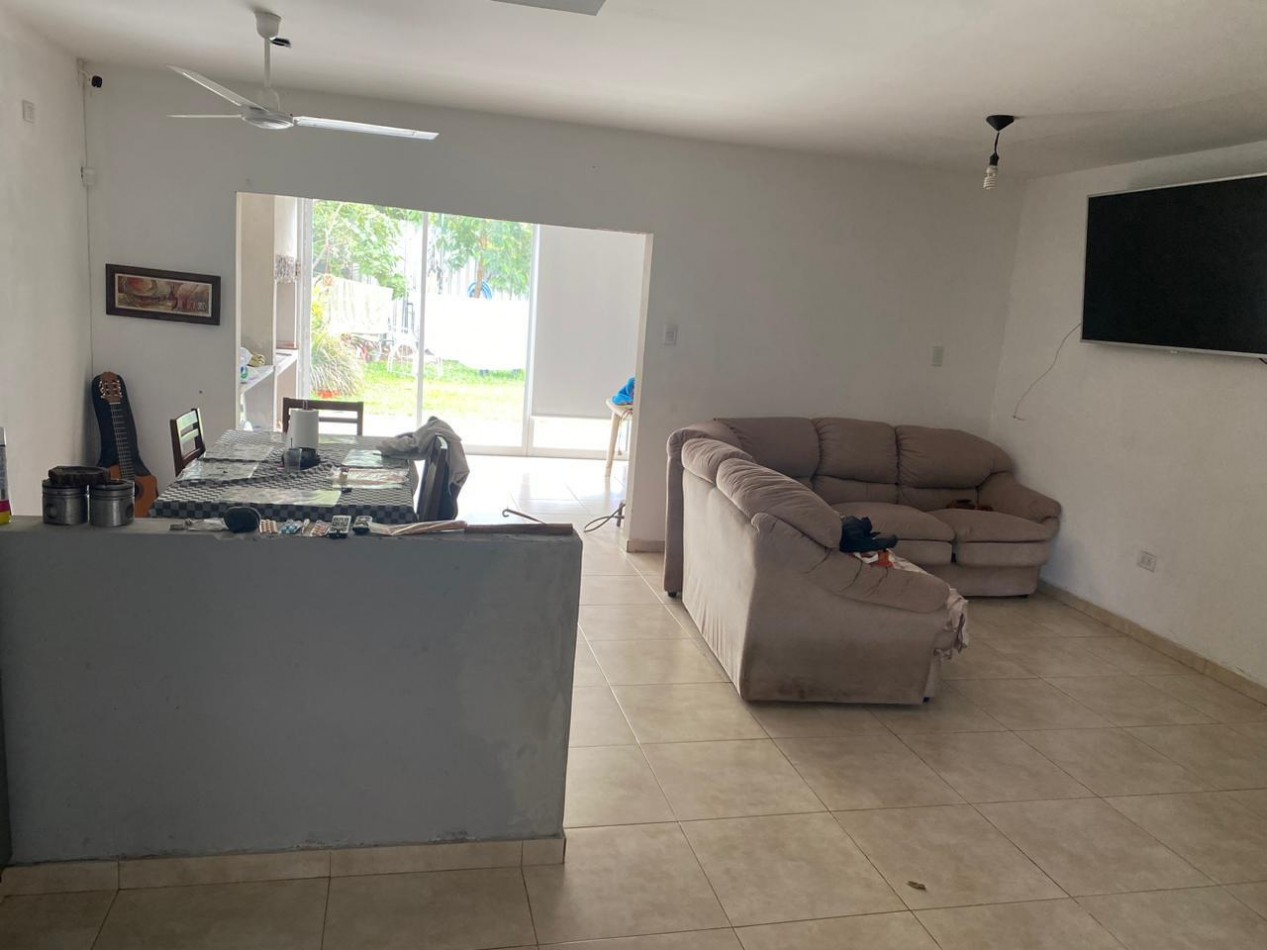 CASA EN TAFI VIEJO DE TRES DORMITORIOS CON PILETA APTA CREDITO EN BARRIO LAS FLORES 