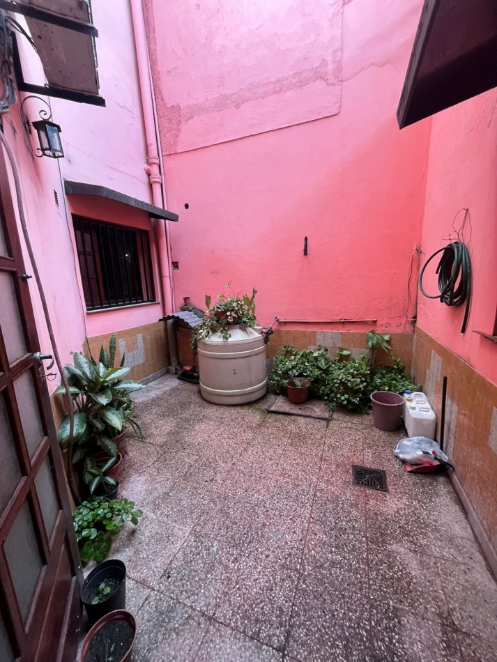 DUPLEX DE TRES DORMITORIOS EN BARRIO SUR RONDEAU AL 400 CON COCHERA
