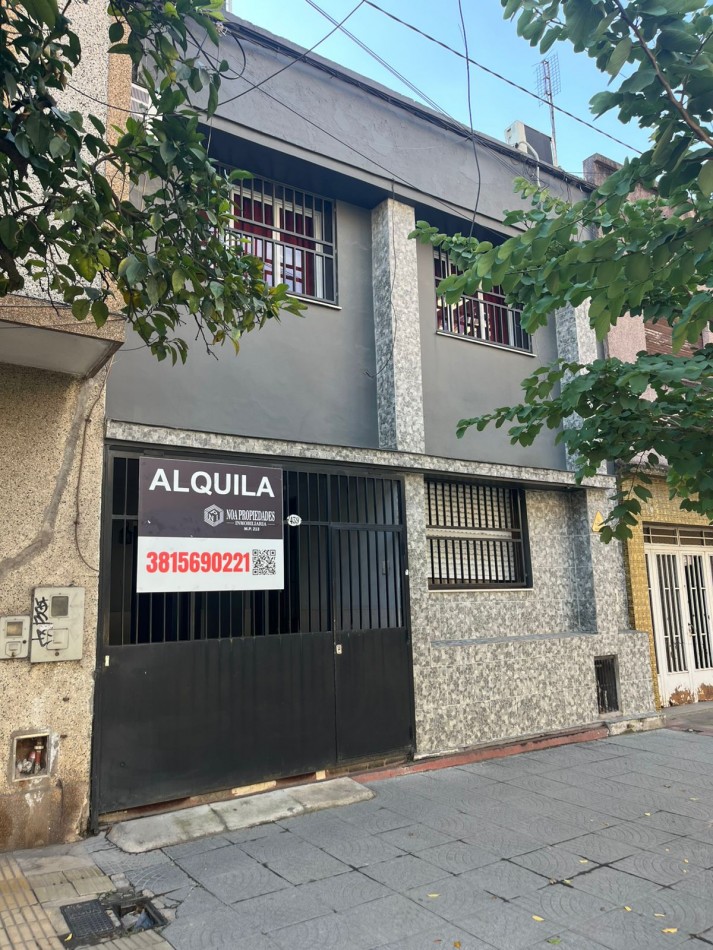 DUPLEX DE TRES DORMITORIOS EN BARRIO SUR RONDEAU AL 400 CON COCHERA