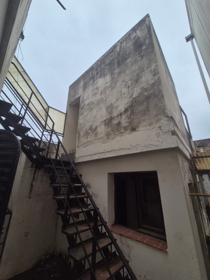 INMUEBLE EN CRISOSTOMO ALVAREZ 187 PARA REMODELAR ZONA EN DESARROLLO COMERCIAL