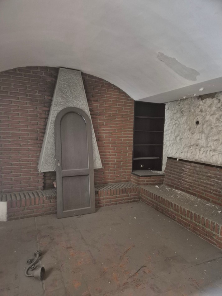 INMUEBLE EN CRISOSTOMO ALVAREZ 187 PARA REMODELAR ZONA EN DESARROLLO COMERCIAL