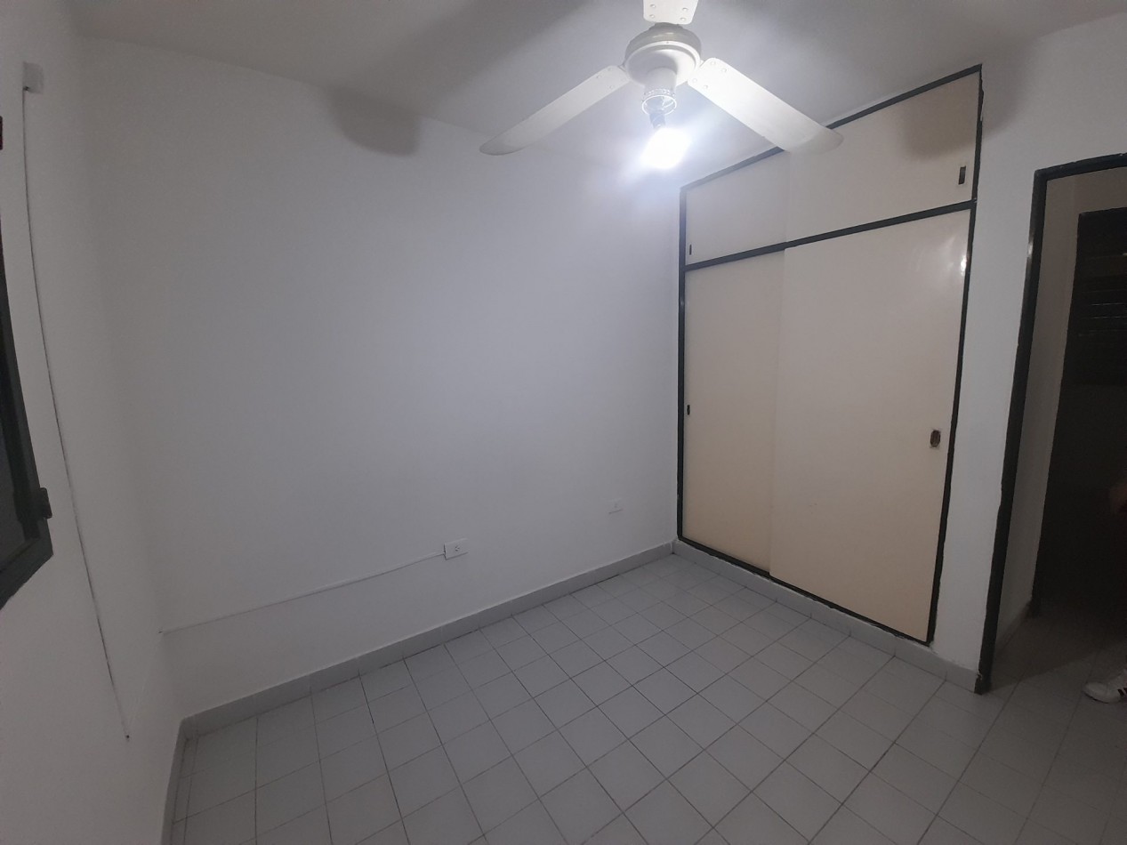 CASA EN BARRIO MIRADOR DE SHOENSTATT DE TRES DORMITORIOS CON COCHERA Y FONDO