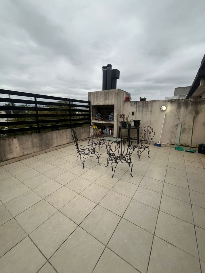 DEPARTAMENTO DE DOS DORMITORIOS CON TERRAZA, ASADOR Y COCHERA CUBIERTA EN BARRIO PROCREAR YERBA BUENA