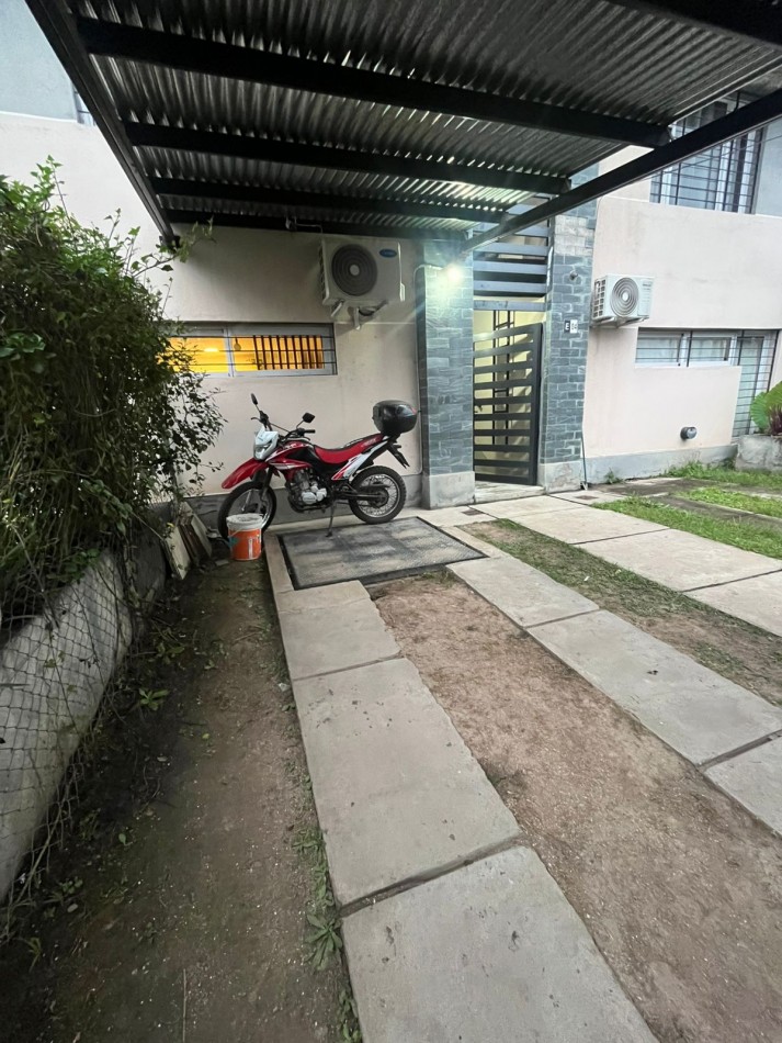 DEPARTAMENTO DE DOS DORMITORIOS CON TERRAZA, ASADOR Y COCHERA CUBIERTA EN BARRIO PROCREAR YERBA BUENA