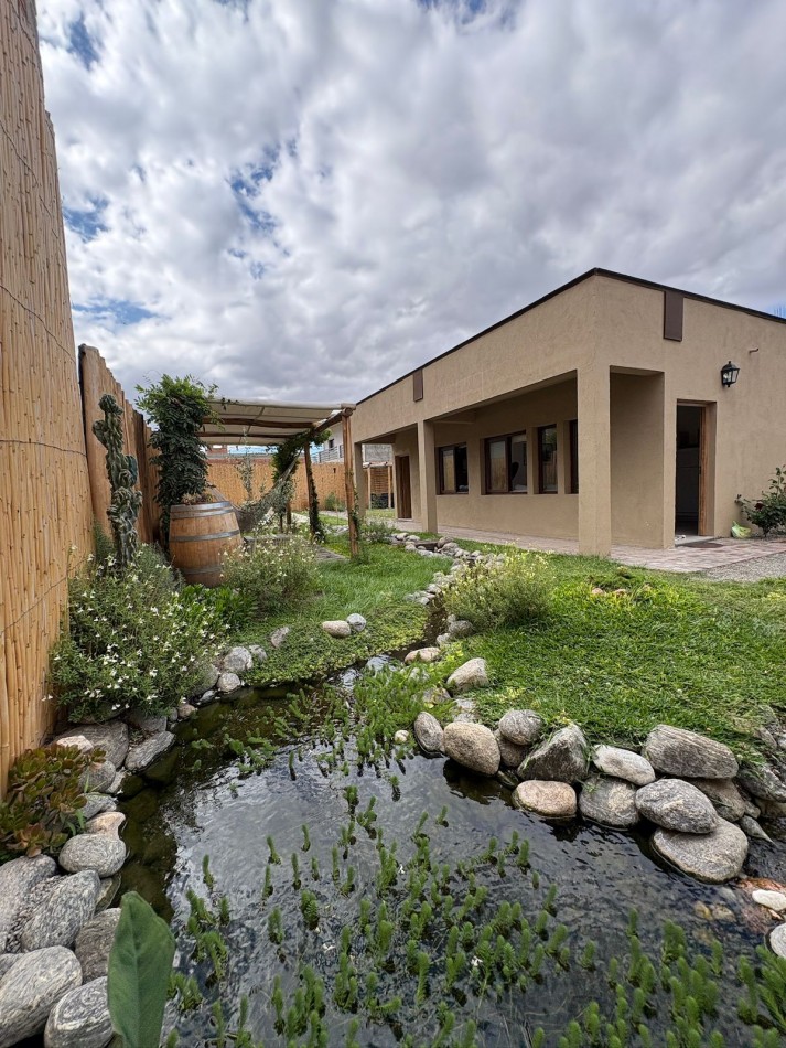 COMPLEJO DE DOS CABAÑAS EN FUNCIONAMIENTO EN CAFAYATE SALTA ESTILO RUSTICO HERMOSAS 