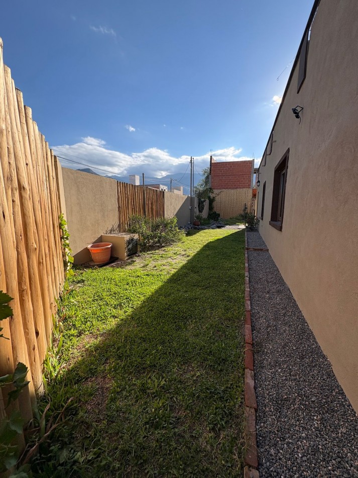 COMPLEJO DE DOS CABAÑAS EN FUNCIONAMIENTO EN CAFAYATE SALTA ESTILO RUSTICO HERMOSAS 