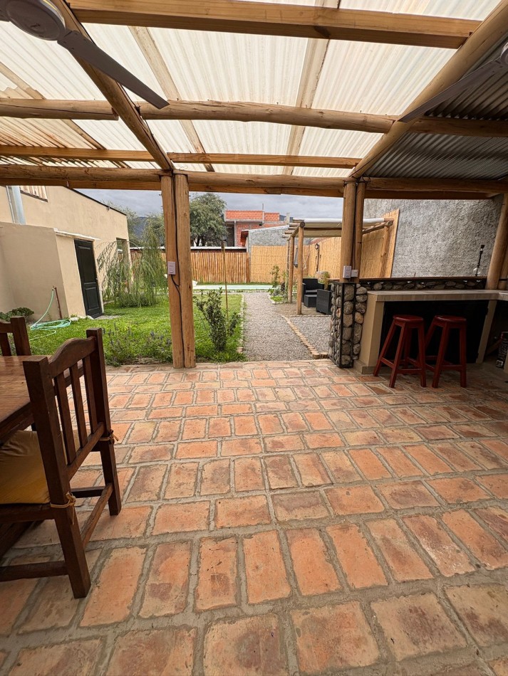 COMPLEJO DE DOS CABAÑAS EN FUNCIONAMIENTO EN CAFAYATE SALTA ESTILO RUSTICO HERMOSAS 