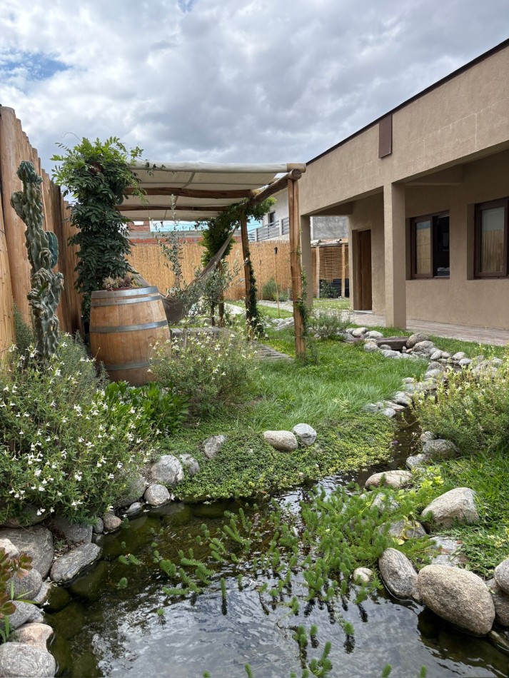 COMPLEJO DE DOS CABAÑAS EN FUNCIONAMIENTO EN CAFAYATE SALTA ESTILO RUSTICO HERMOSAS 