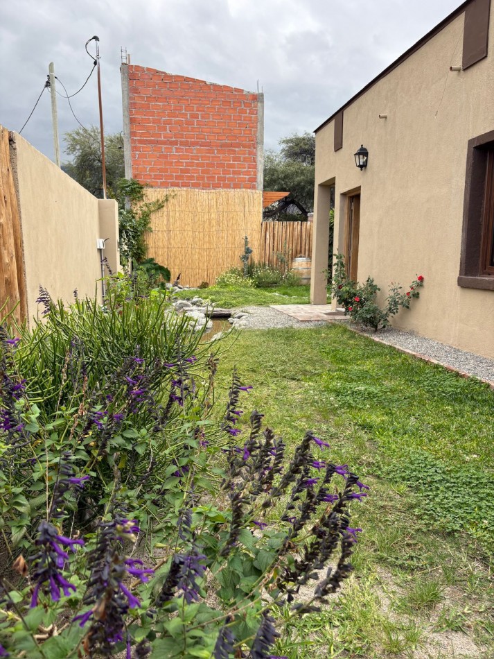 COMPLEJO DE DOS CABAÑAS EN FUNCIONAMIENTO EN CAFAYATE SALTA ESTILO RUSTICO HERMOSAS 