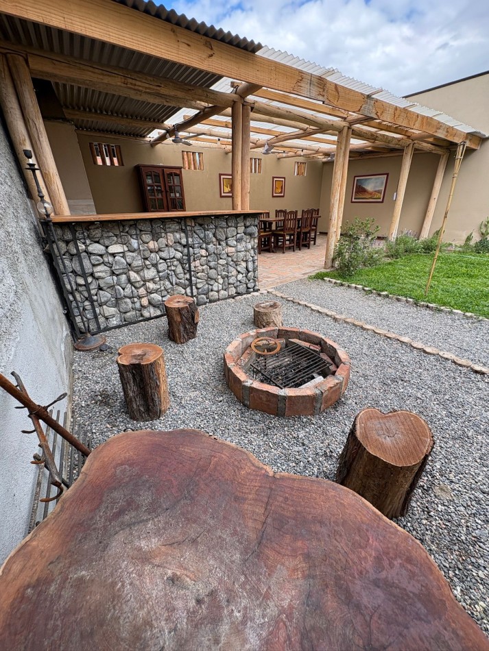COMPLEJO DE DOS CABAÑAS EN FUNCIONAMIENTO EN CAFAYATE SALTA ESTILO RUSTICO HERMOSAS 