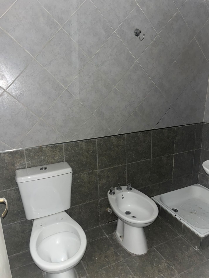 DEPARTAMENTO DE TRES DORMITORIOS EN CHACABUCO AL 200 