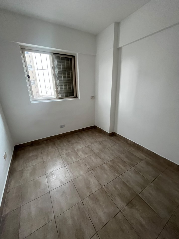 DEPARTAMENTO DE TRES DORMITORIOS EN CHACABUCO AL 200 
