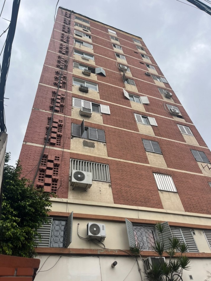 DEPARTAMENTO DE TRES DORMITORIOS EN CHACABUCO AL 200 