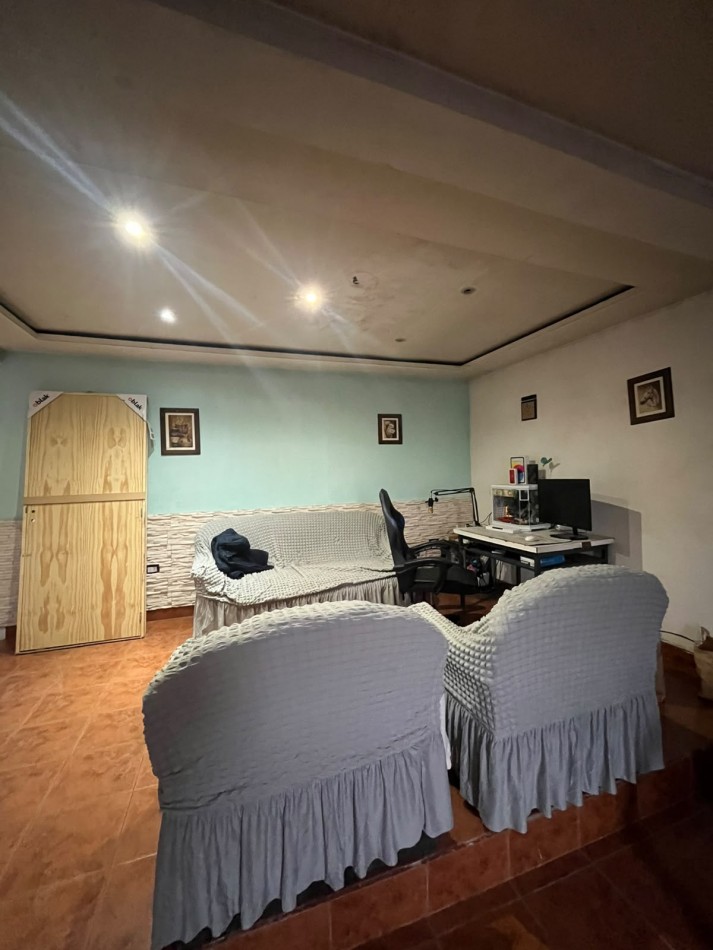 CASA DE DOS DORMITORIOS EN YERBA BUENA BARRIO NICOLAS AVELLANEDA ALTURA PERON AL 200 CON COCHERA