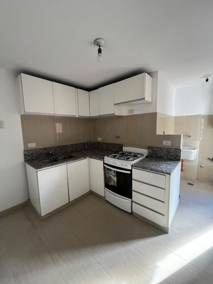 DEPARTAMENTO DE DOS DORMITORIOS EN BARRIO NORTE EN MONTEAGUDO 516