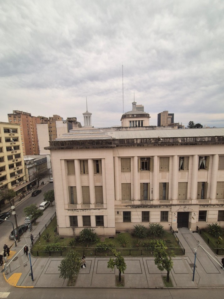 OFICINA FRENTE A TRIBUNALES EN CONGRESO 486