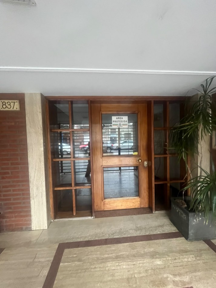 HERMOSO DEPARTAMENTO CON COCHERA, DEPENDENCIA Y AMENITIES DE DOS DORMITORIOS APTO CREDITO EN AVENIDA AVELLANEDA 837