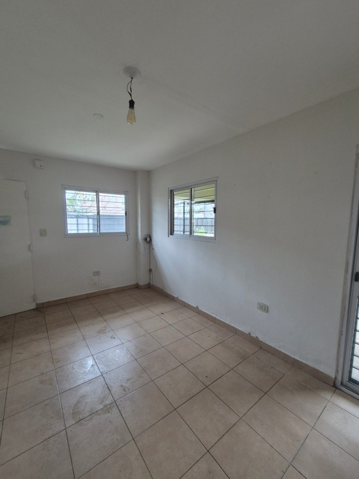 DUPLEX DE TRES DORMITORIOS EN THAMES Y BEETHOVEN EN YERBA BUENA A DOS CUADRAS DE AVENIDA PERON