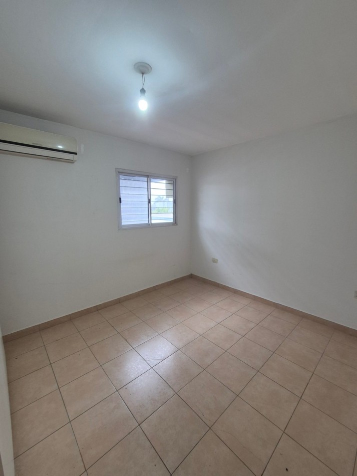 DUPLEX DE TRES DORMITORIOS EN THAMES Y BEETHOVEN EN YERBA BUENA A DOS CUADRAS DE AVENIDA PERON