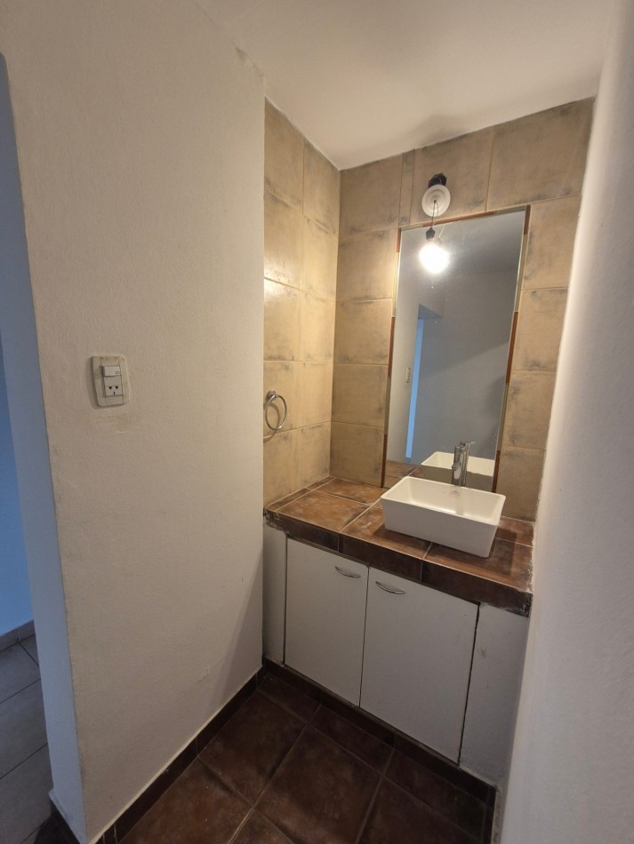 DUPLEX DE TRES DORMITORIOS EN THAMES Y BEETHOVEN EN YERBA BUENA A DOS CUADRAS DE AVENIDA PERON