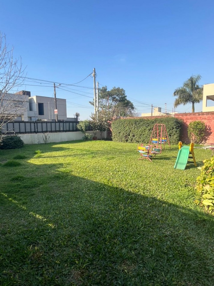 DUPLEX DE TRES DORMITORIOS EN THAMES Y BEETHOVEN EN YERBA BUENA A DOS CUADRAS DE AVENIDA PERON