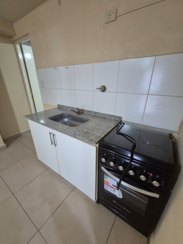 MONOAMBIENTE CON BALCON EN BARRIO NORTE, MONTEAGUDO 512 ENTRE SANTIAGO Y CORRIENTES