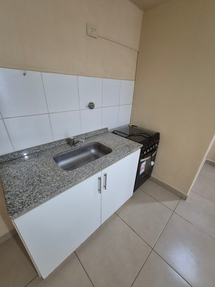 MONOAMBIENTE CON BALCON EN BARRIO NORTE, MONTEAGUDO 512 ENTRE SANTIAGO Y CORRIENTES