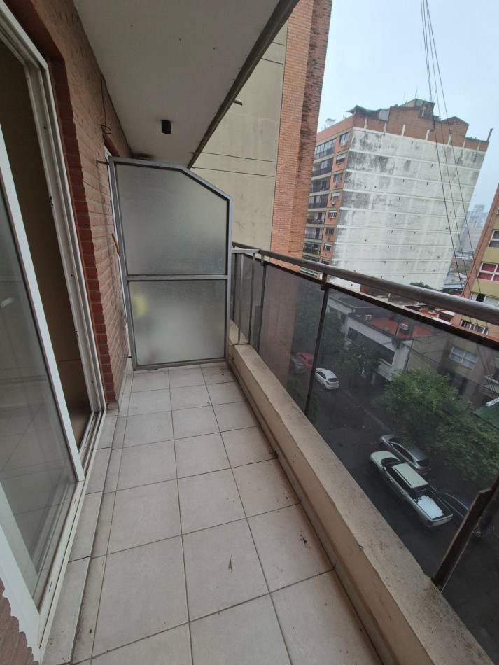 MONOAMBIENTE CON BALCON EN BARRIO NORTE, MONTEAGUDO 512 ENTRE SANTIAGO Y CORRIENTES