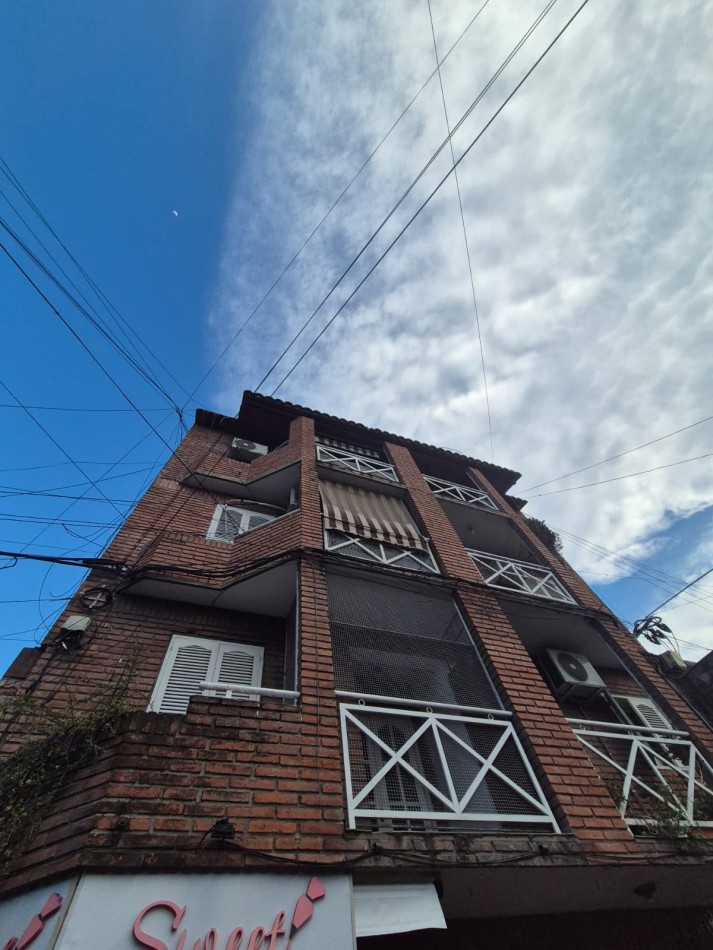 IMPORTANTE INMUEBLE COMERCIAL SOBRE AVENIDA BELGRANO AL 3.200