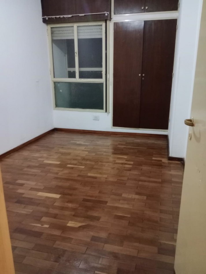 DEPARTAMENTO DE TRES DORMITORIOS EN 24 DE SETIEMBRE AL 1.000
