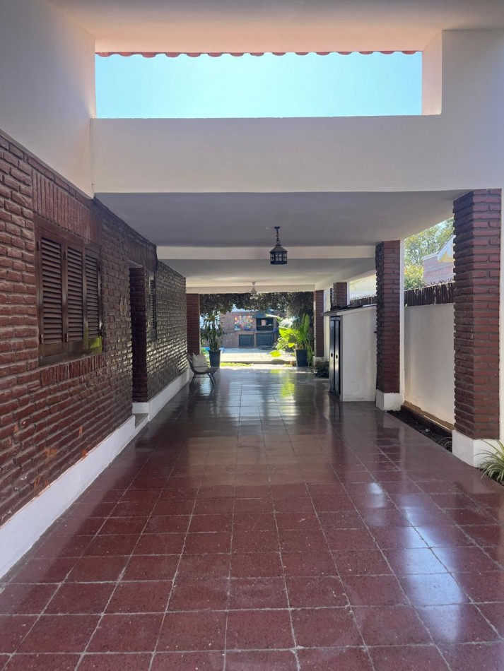 CASERON EN YERBA BUENA TERRENO DE 1200 M2 TRES DORMITORIOS, DEPENCIA, PILETA Y PARQUE 