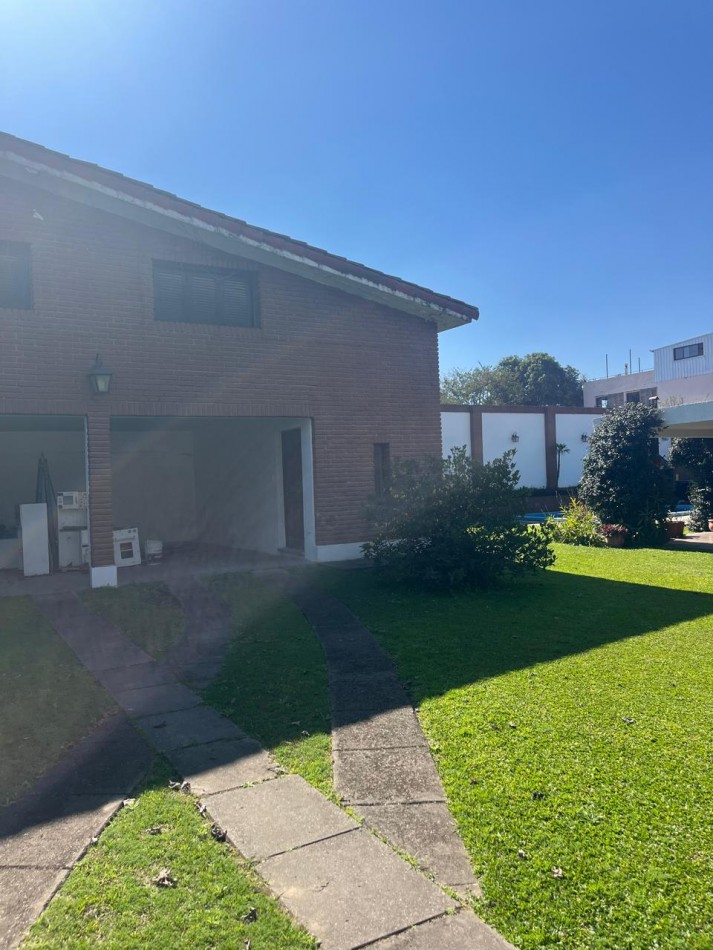 CASERON EN YERBA BUENA TERRENO DE 1200 M2 TRES DORMITORIOS, DEPENCIA, PILETA Y PARQUE 