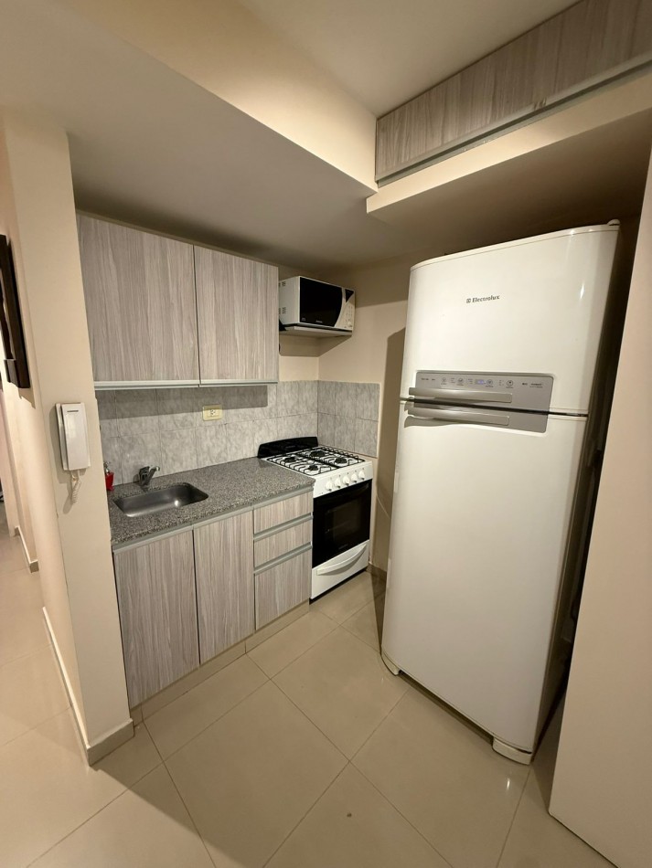 DEPARTAMENTO DE UN DORMITORIO CON AA EN SAN LORENZO AL 900 