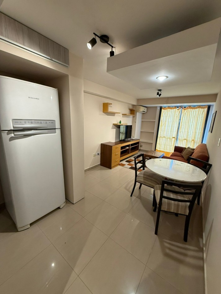 DEPARTAMENTO DE UN DORMITORIO CON AA EN SAN LORENZO AL 900 