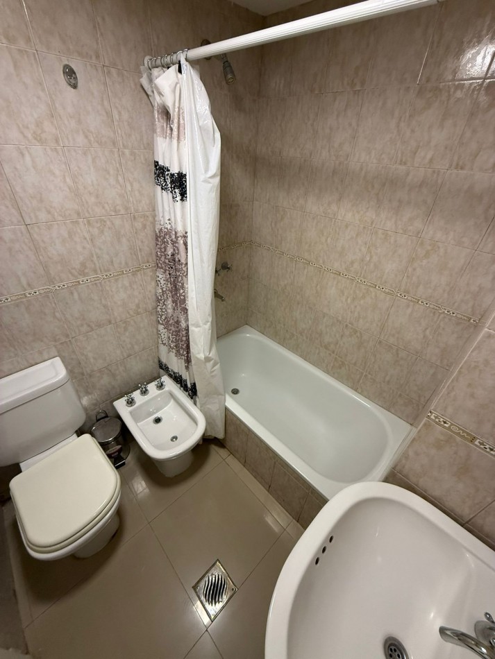 DEPARTAMENTO DE UN DORMITORIO CON AA EN SAN LORENZO AL 900 