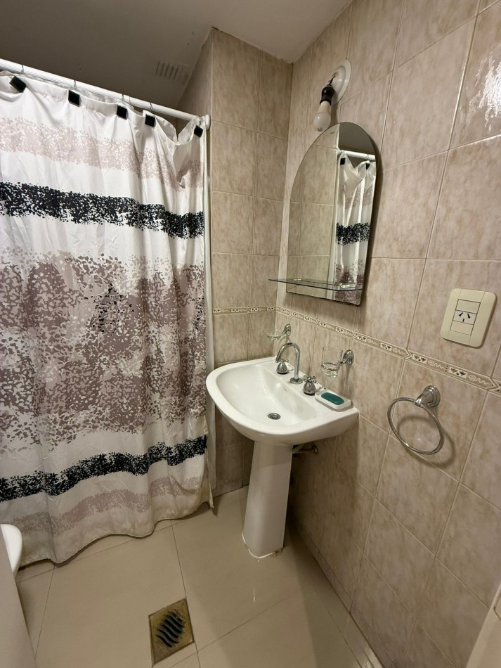 DEPARTAMENTO DE UN DORMITORIO CON AA EN SAN LORENZO AL 900 