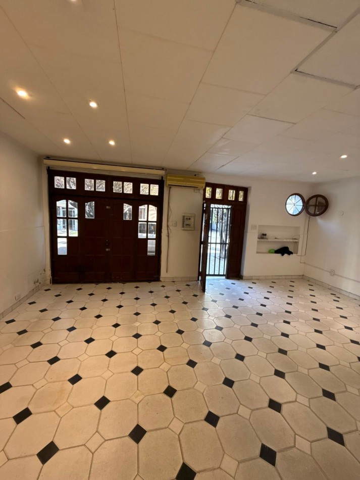 CASA TRES DORMITORIOS EN CRISOSTOMO ALVAREZ AL 1300 VIVIENDA O COMERCIAL