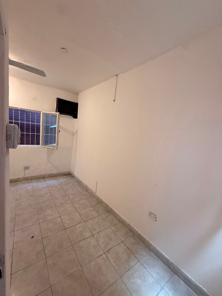 CASA TRES DORMITORIOS EN CRISOSTOMO ALVAREZ AL 1300 VIVIENDA O COMERCIAL